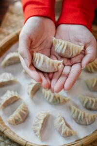 Dumplings are the main dish Chiese families take during the Chinese New Year Gala.